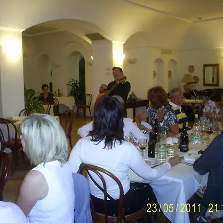 Hotel Antonietta 3*